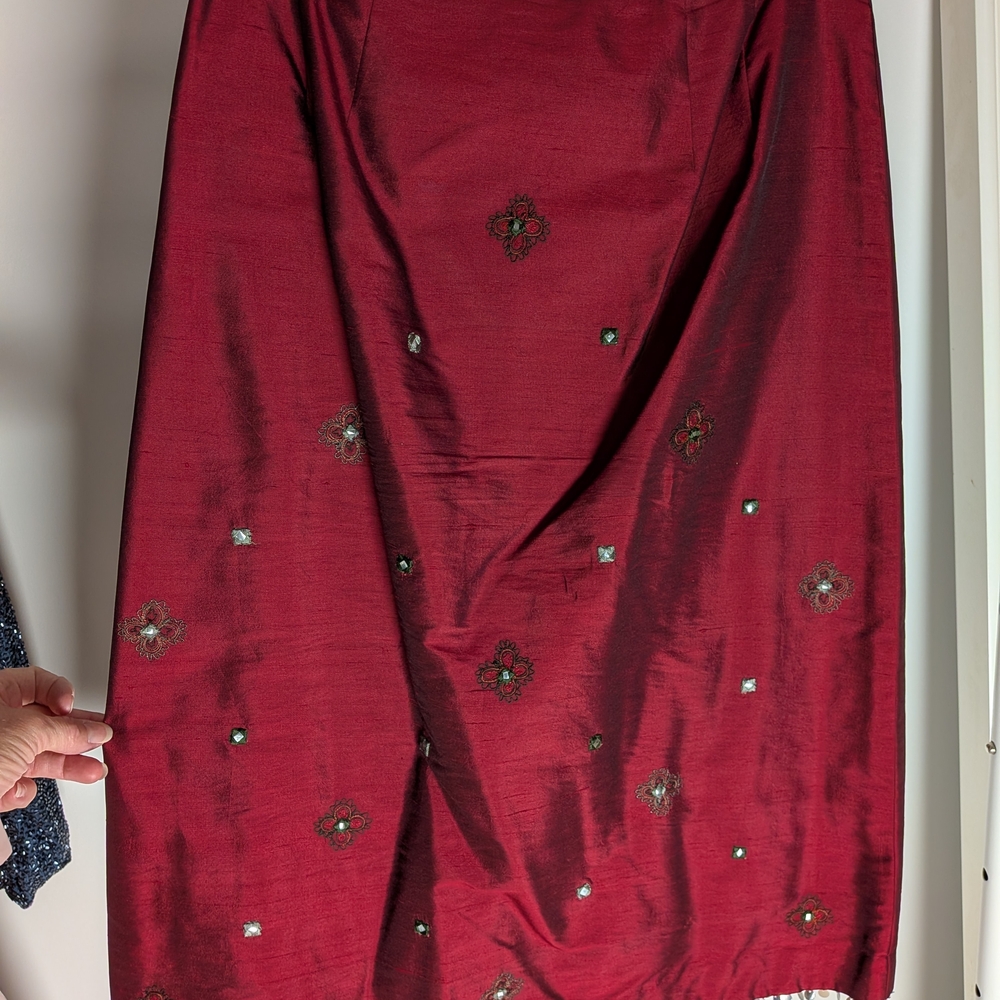 LOFT Burgundy Embroidered Pencil Skirt